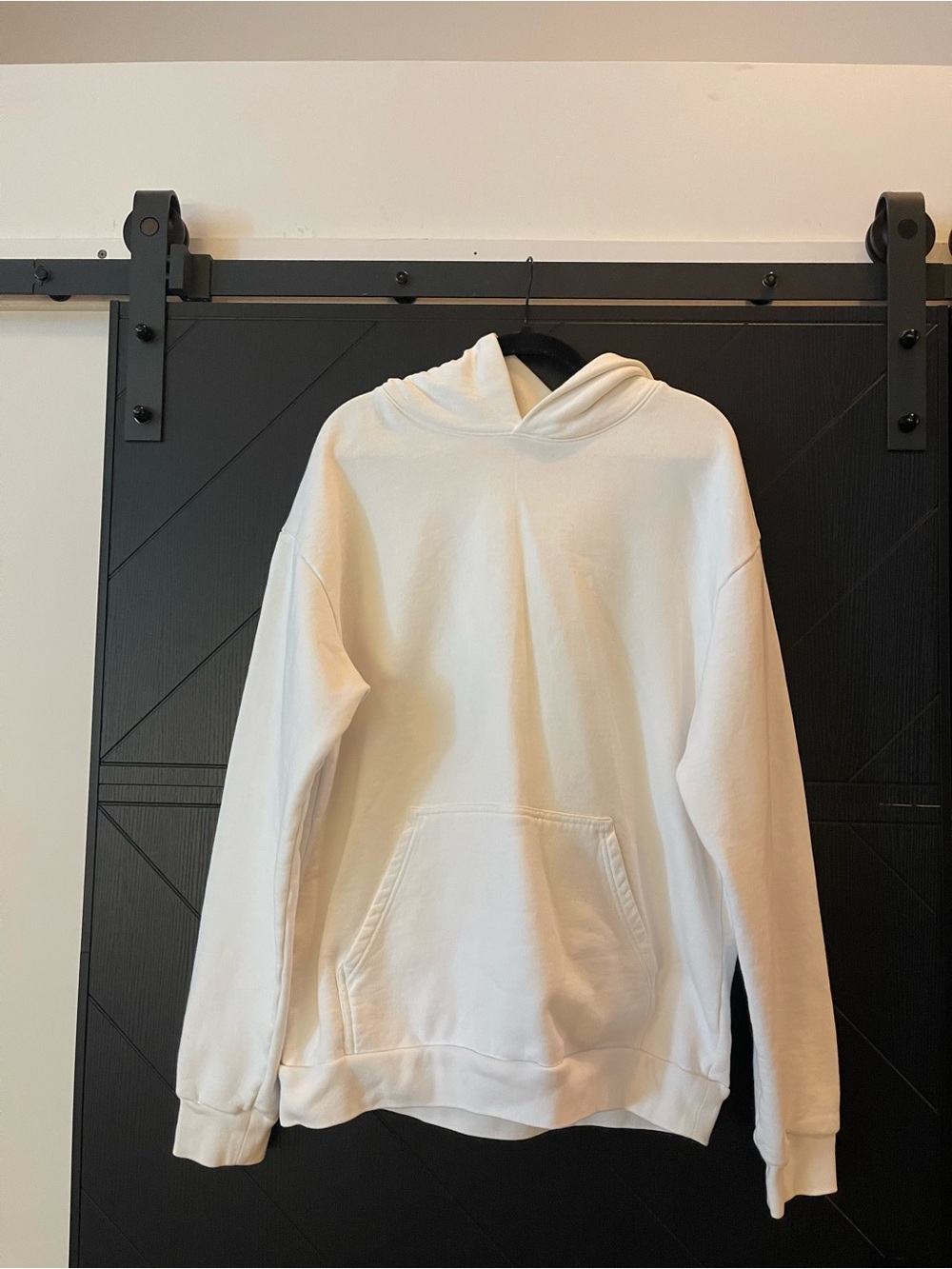 TALENTLESS White Pullover Hoodie Size: LARGE (GENTLY USED)